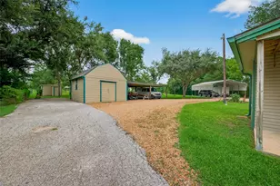 2718 Richmond St, Needville, TX 77461 - Photo 10