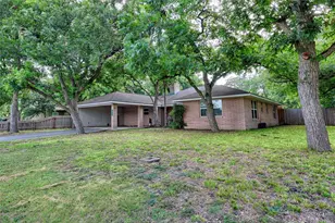 725 S Market St, Flatonia, TX 78941 - Photo 2