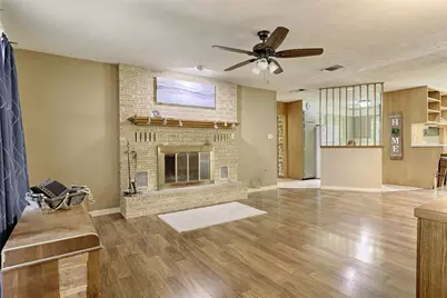 725 S Market Street, Flatonia, TX 78941 - Photo 6