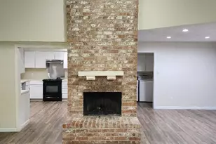 711 Leicester Ln, Houston, TX 77034 - Photo 4