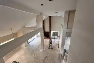 11731 Wickchester Ln, Houston, TX 77043 - Photo 6