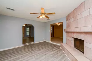 11810 Roandale Dr, Houston, TX 77048 - Photo 6