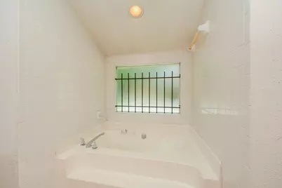 11810 Roandale Drive, Houston, TX 77048 - Photo 14