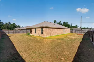 9805 Hunter Spgs Dr, Conroe, TX 77306 - Photo 30