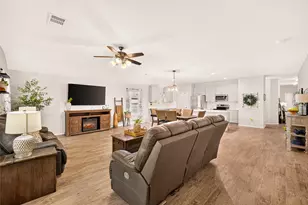 9805 Hunter Spgs Dr, Conroe, TX 77306 - Photo 14