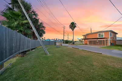 12 Highland Drive, Hitchcock, TX 77563 - Photo 42