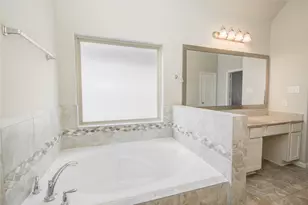 9624 Cambridge Manor Ln, Houston, TX 77045 - Photo 34
