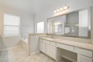 9624 Cambridge Manor Ln, Houston, TX 77045 - Photo 32