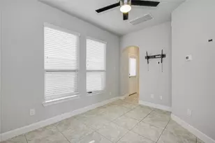 9624 Cambridge Manor Ln, Houston, TX 77045 - Photo 4