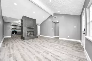 5444 Ridge Wind Ln, Houston, TX 77053 - Photo 2
