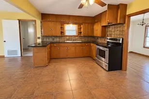 341 Jefferson St, Cat Spring, TX 78933 - Photo 6
