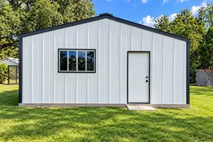 341 Jefferson St, Cat Spring, TX 78933 - Photo 4