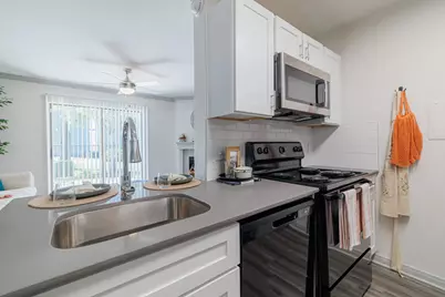 200 Hallow Tree Lane #1010-1, Houston, TX 77090 - Photo 2