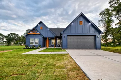 610 Austin Street, West Columbia, TX 77486 - Photo 4