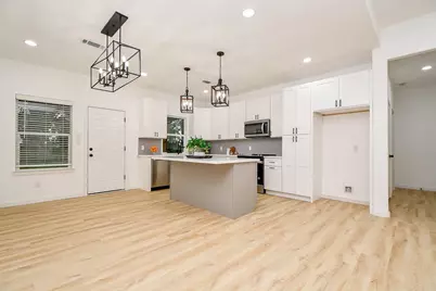 610 Austin Street, West Columbia, TX 77486 - Photo 12