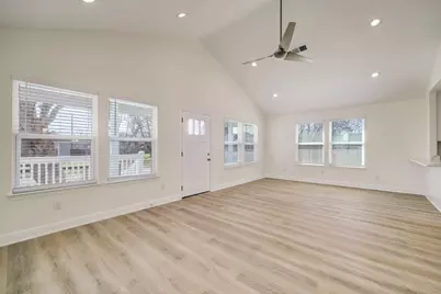 919 E 37th Street, Houston, TX 77022 - Photo 10