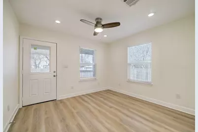 919 E 37th Street, Houston, TX 77022 - Photo 20