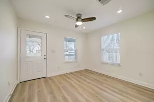 919 E 37th St, Houston, TX 77022 - Photo 20