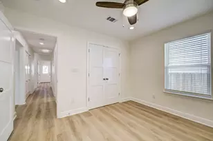919 E 37th St, Houston, TX 77022 - Photo 16