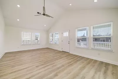 919 E 37th Street, Houston, TX 77022 - Photo 12