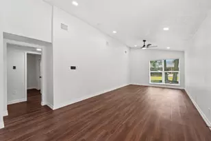 632 Meadowlawn St, Shoreacres, TX 77571 - Photo 2