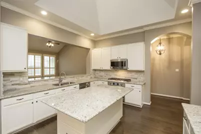 178 Brooksedge Court, The Woodlands, TX 77382 - Photo 8