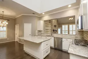 178 Brooksedge Ct, The Woodlands, TX 77382 - Photo 10