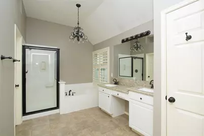 178 Brooksedge Court, The Woodlands, TX 77382 - Photo 14