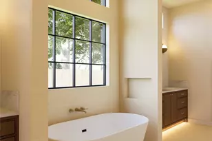 7905 Westwood Dr, Houston, TX 77055 - Photo 18