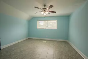 5611 Long Creek Ln, Houston, TX 77088 - Photo 12