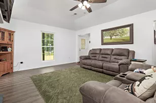 9994 Ruby Ln, Silsbee, TX 77656 - Photo 4