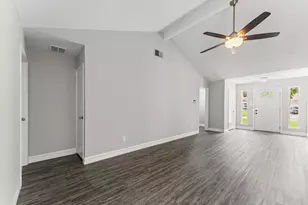 16203 Rill Ln, Houston, TX 77062 - Photo 6