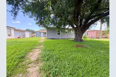 1717 W 4th Street, Freeport, TX 77541 - Photo 16