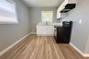 1717 W 4th St, Freeport, TX 77541 - Photo 8