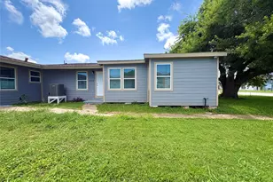 1717 W 4th St, Freeport, TX 77541 - Photo 18