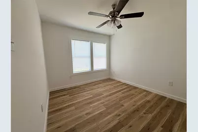 1717 W 4th Street, Freeport, TX 77541 - Photo 10