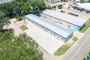 2612 Castle St, Waller, TX 77484 - Photo 16
