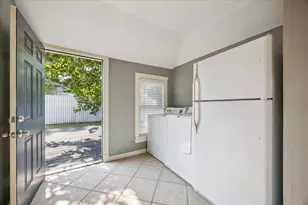 2105 Lawrence St, Houston, TX 77008 - Photo 14