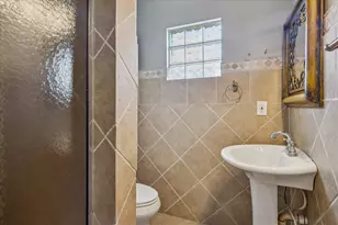 2105 Lawrence St, Houston, TX 77008 - Photo 12
