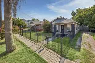 2105 Lawrence St, Houston, TX 77008 - Photo 6