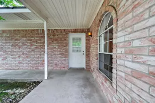 418 Texas St, Tomball, TX 77375 - Photo 8