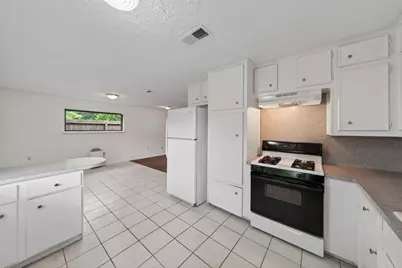 418 Texas Street, Tomball, TX 77375 - Photo 32