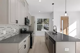 7905 Cora St, Houston, TX 77088 - Photo 6