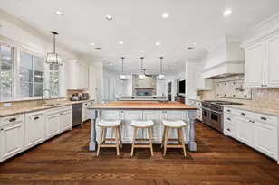 7 Leisure Ln, Houston, TX 77024 - Photo 8