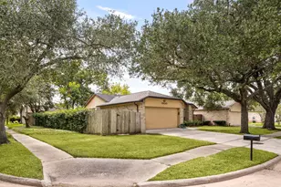 3930 Millrock Cir, Sugar Land, TX 77479 - Photo 2