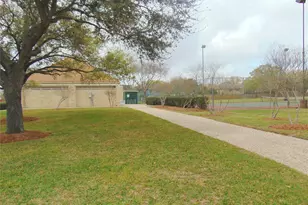 1809 Edinburg Ave, League City, TX 77573 - Photo 38