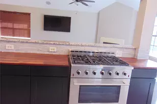 1809 Edinburg Ave, League City, TX 77573 - Photo 10