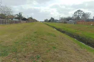 1809 Edinburg Ave, League City, TX 77573 - Photo 32