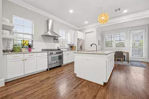 830 W 17th St, Houston, TX 77008 - Photo 1