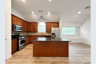 73 E Montfair Boulevard, The Woodlands, TX 77382 - Photo 14